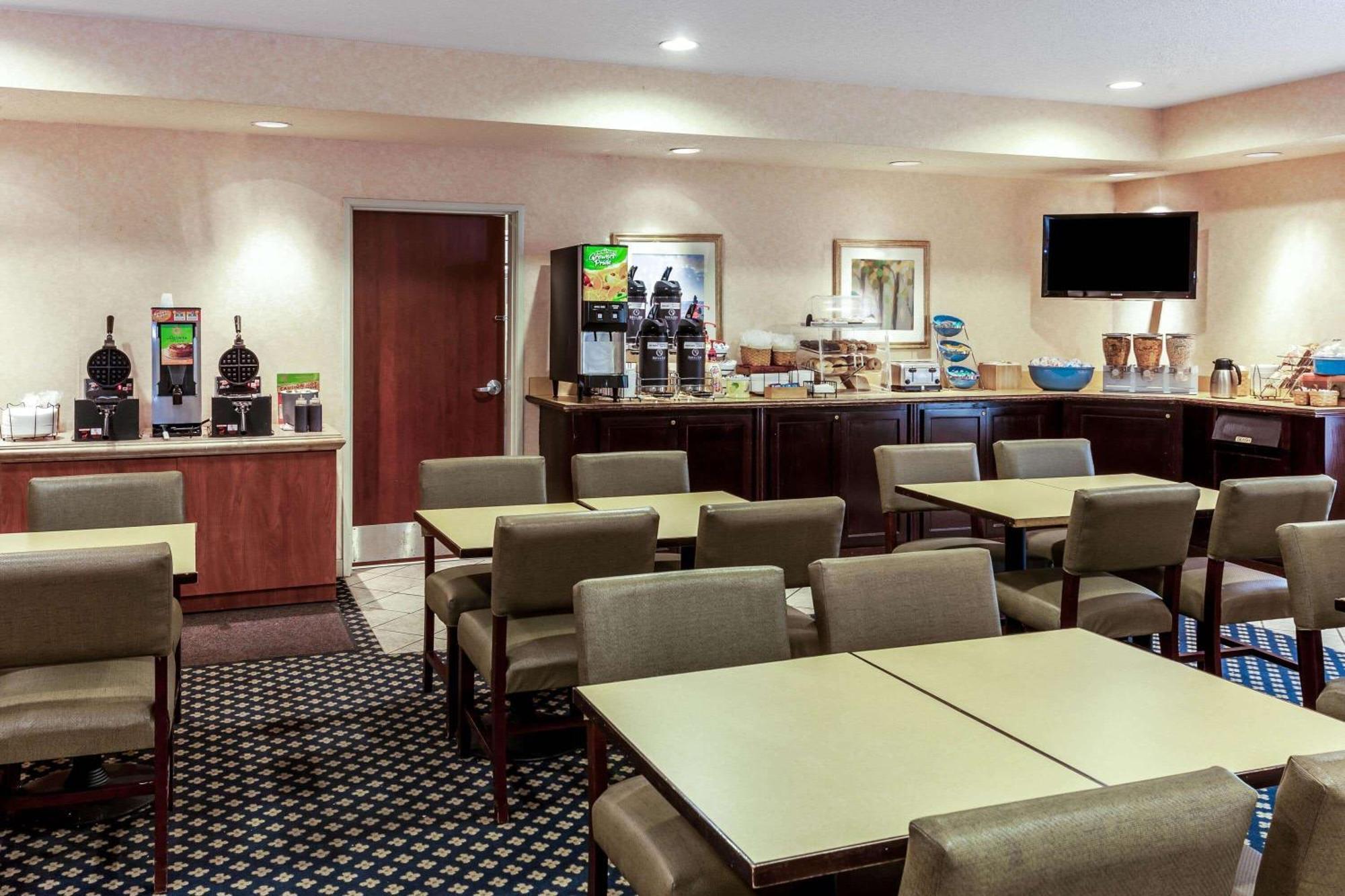 Hotel La Quinta By Wyndham Milwaukee Sw New Berlin Exteriér fotografie